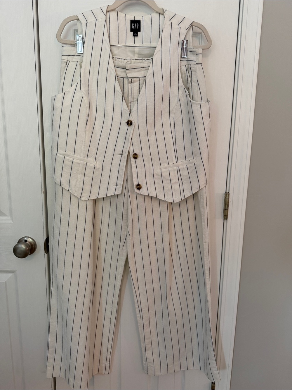GAP Cream Pinstripe Wide-Leg Pants (12) with Matching Vest. Size L. Linen blend.